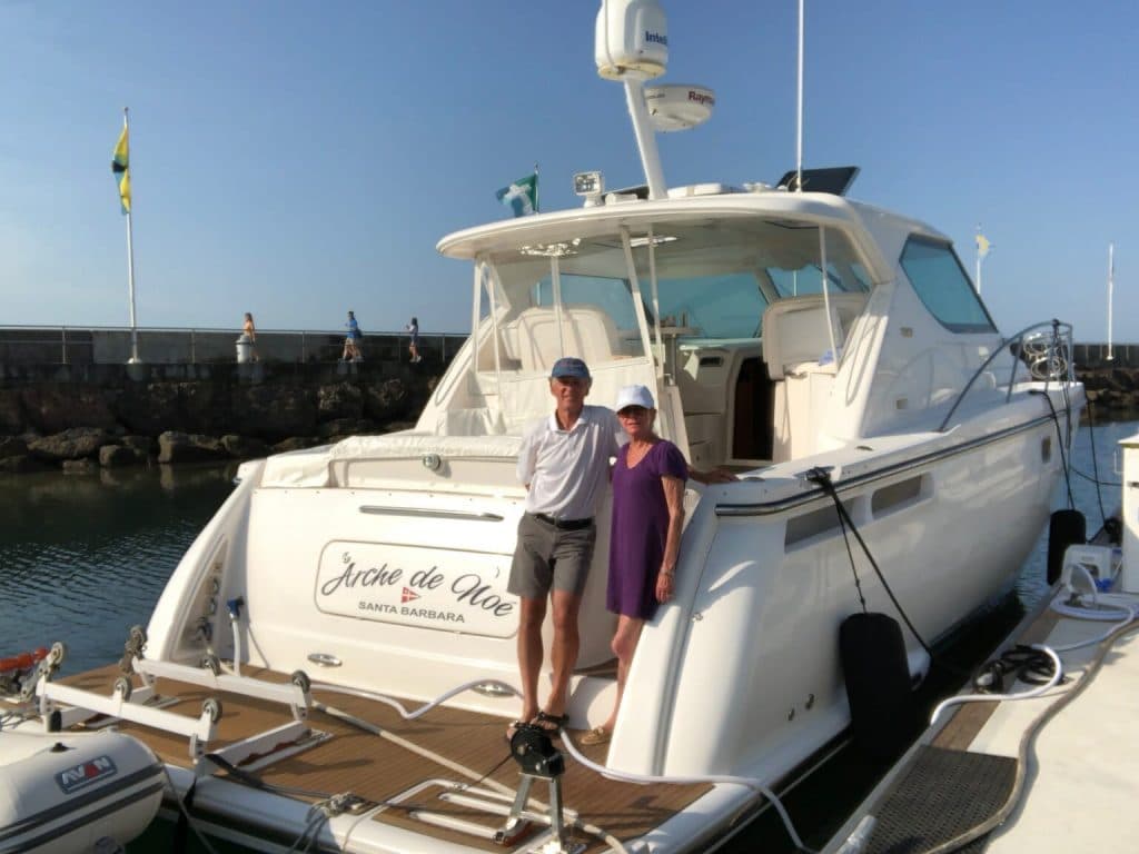 Steve & Dee Jones — Buyer, Arche de Noé, Tiara 4300 Sovran